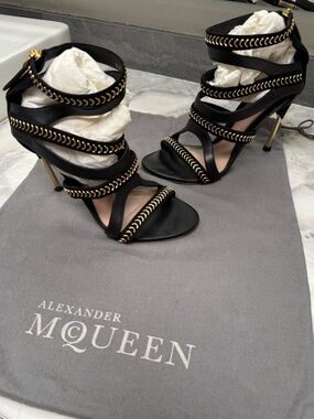 Alexander McQueen • Strappy Black Leather Gold Chain Heel Sandals • EU36/US6